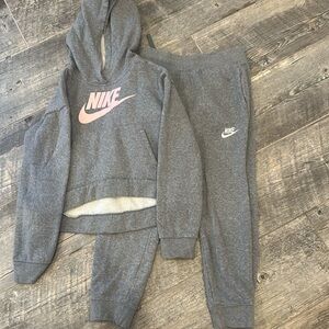 Nike girls hoodie and jogger set
